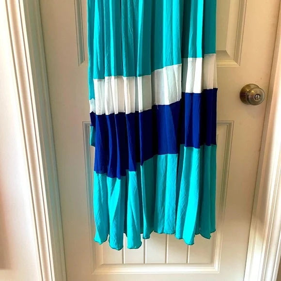 Warm Weather Maxi Dress - Picture 2 of 5